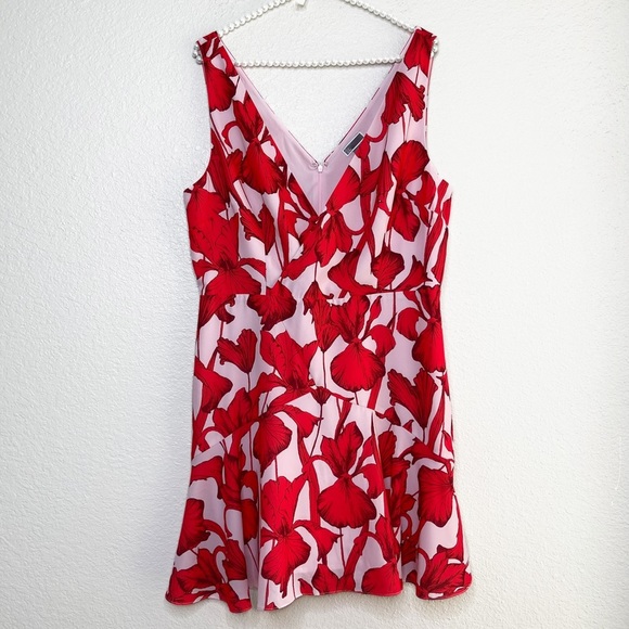 Chelsea28 Dresses & Skirts - Chelsea28 Pink Floral Iris Print Surplice V Neck Faux Wrap Mini Dress Size 14